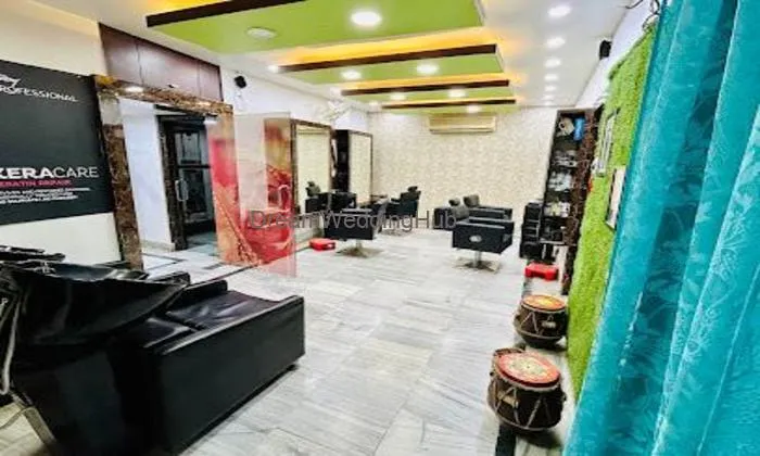 Savi's Mirror Salon