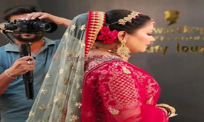 Schwarzkopf Professional Beauty Lounge - Best Unisex Salon Bathinda/bridal Makeup Studio/hair Treatment Lounge