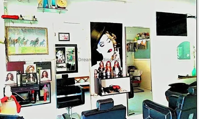 Scissor Hand's Unisex Salon