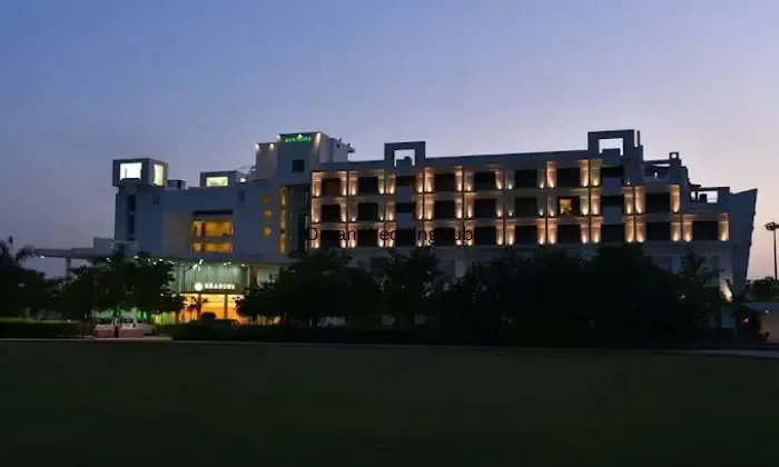 Seasons Hotel