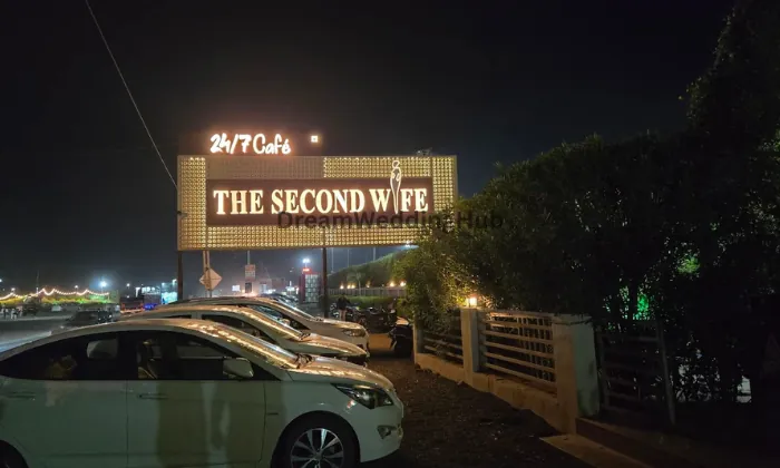 Second Wife, Banquet Hall Second Wife, Banquet Hall