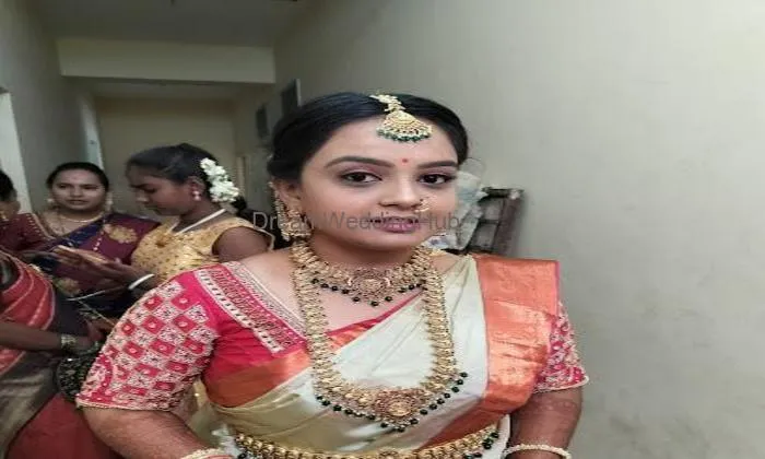 Shaanvi Beauty Spot And Bridal Studio