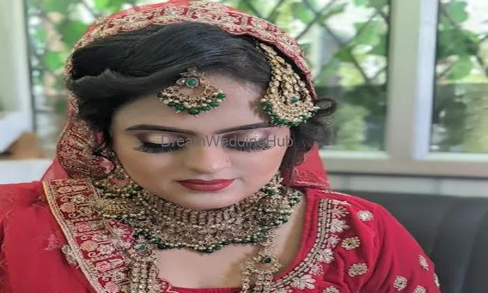 Shades Beauty Salon & Jewellery Items