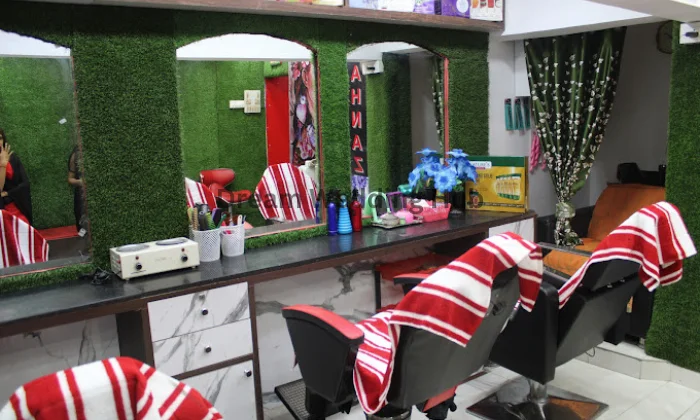 Shahnaz Dulhan Beauty Parlour
