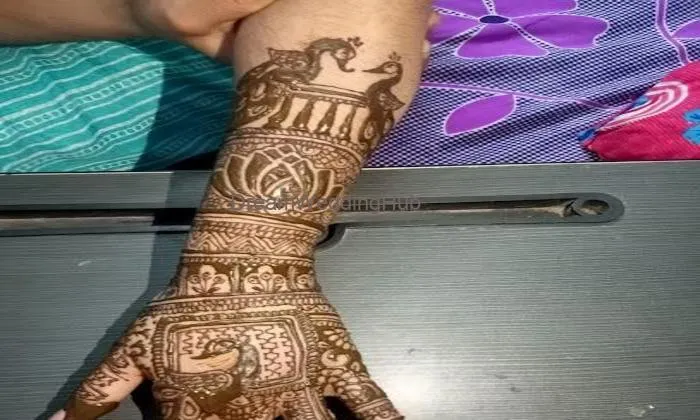 Shikha Mehndi Artist