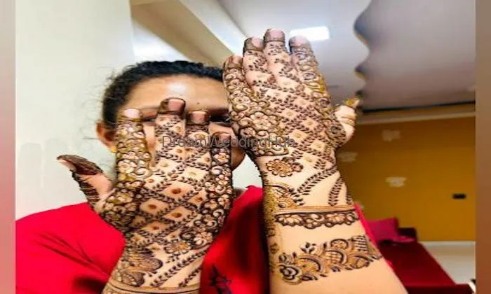 Shivani Mehendi Art & Classes