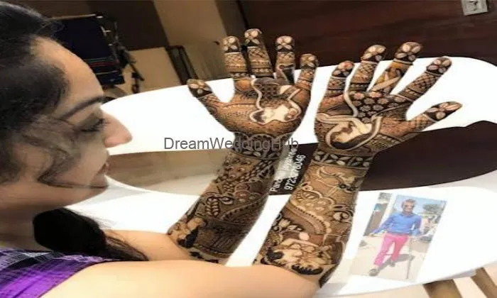 Shivansh Mehandi Artist