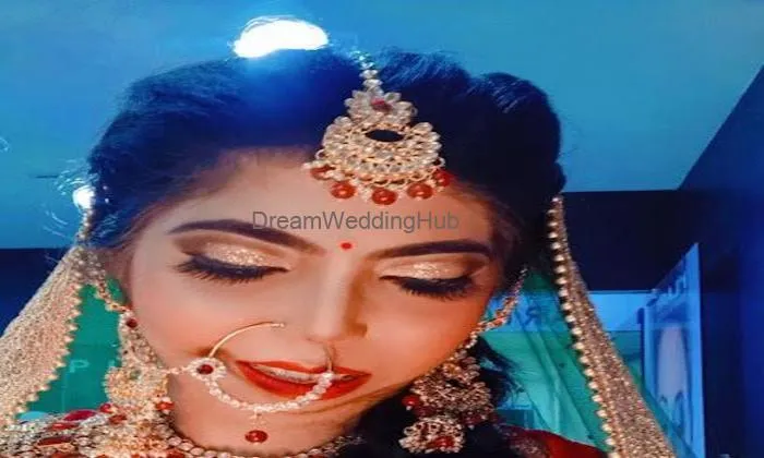 Shivi Makeovers Beauty Parlour & Academy