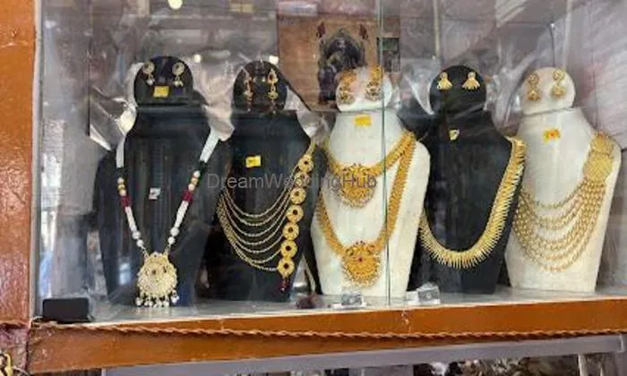 Shree Ashtavinayak Maharashtrian Jeweller & Sadiy Shree Ashtavinayak Maharashtrian Jeweller & Sadiy