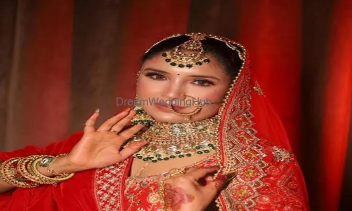 Shree Beauty Parlour & Makeovers