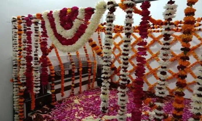 Shree Ghirdhar Pushp Bhandar