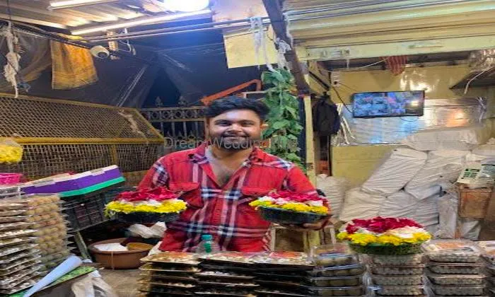 Shree Ji Pushp Bhandar Shree Ji Pushp Bhandar