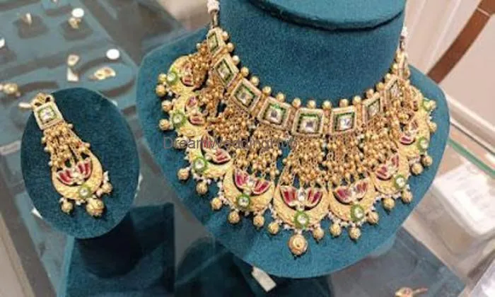 Shree Muktanand Gold Jewels