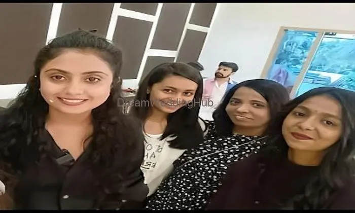 Shreeji Beauty Parlour & Makeover Shreeji Beauty Parlour & Makeover