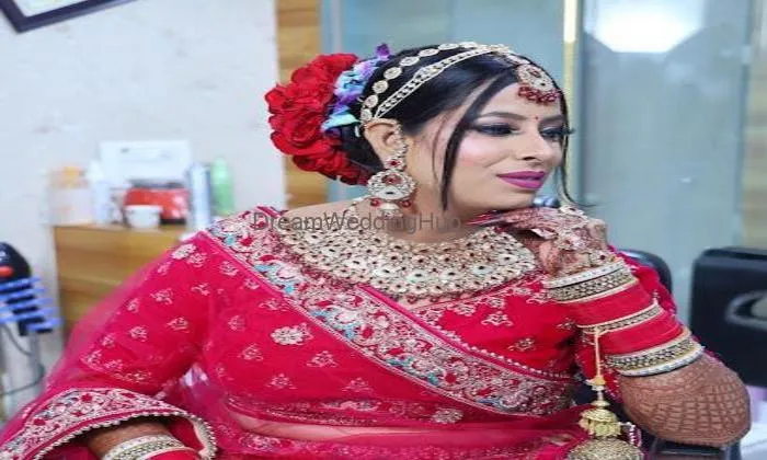 Shreeji Makeovers ;best Bridal Artist ;; Best Makeup Artist In Hanumangarh::best Beauty Salon In Hanumangarh Town ||
