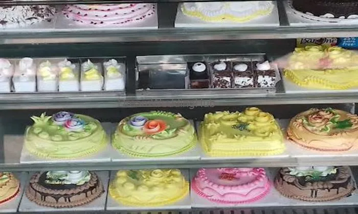 Shri Paras Namkeen And Bakery House