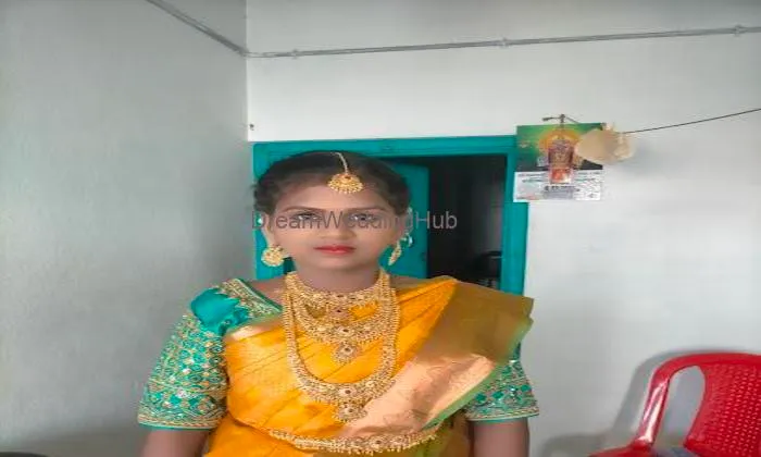 Shri Varshini Beauty Parlour