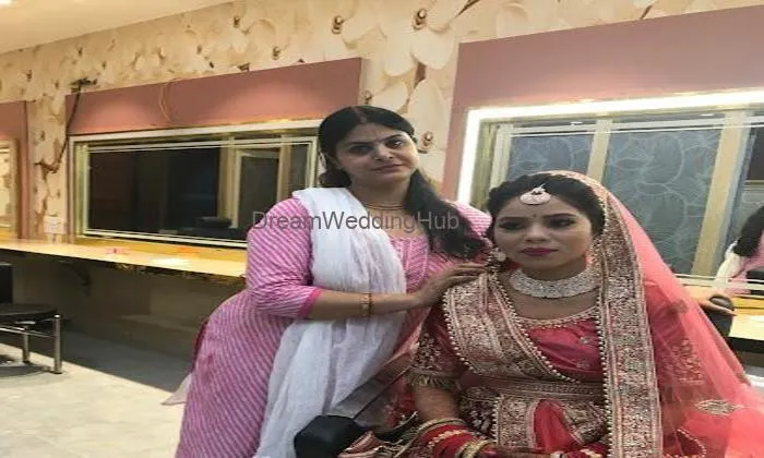 Shriji Plaza Mac Makeup Studio Jhansi
