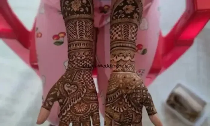 Sidrah Aqsa Mehndi Art