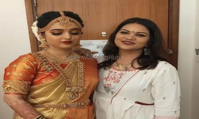 Silver9 The Family Salon By Hina | Best Beauty Salon | Nail Art Service In Hubli Silver9 The Family Salon By Hina | Best Beauty Salon | Nail Art Service In Hubli