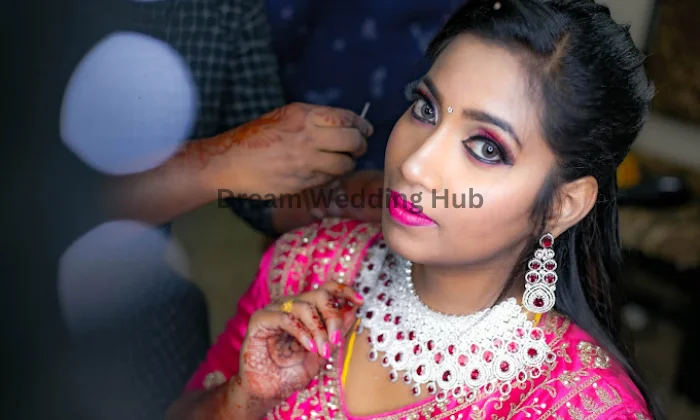 Sivasthi Bridals Beauty Parlour