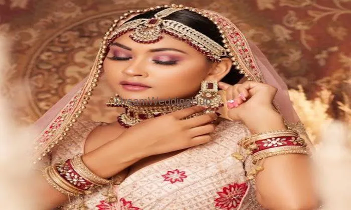 Sma Internațional Makeup Academy - Pune
