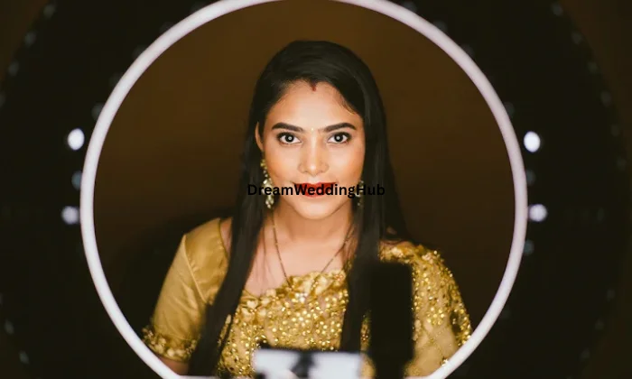 Smruti Kalamkar Makeup Artist Smruti Kalamkar Makeup Artist