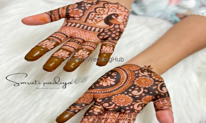 Smruti Padiya Mehndi