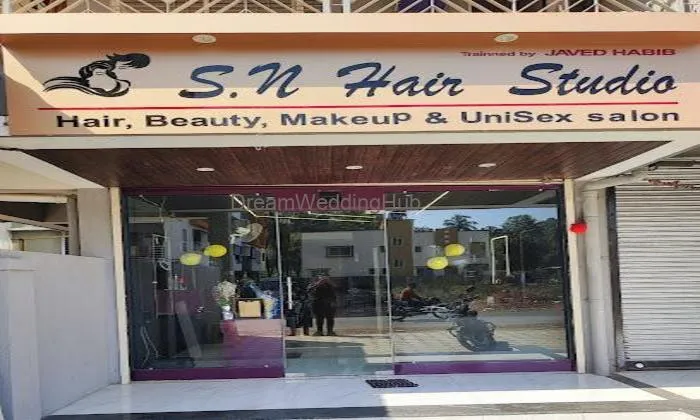S.n. Unisex Hair Studio