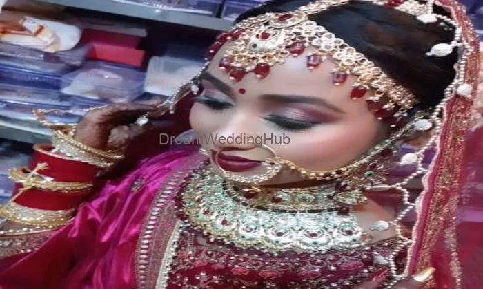 Sonam Makeover Studio