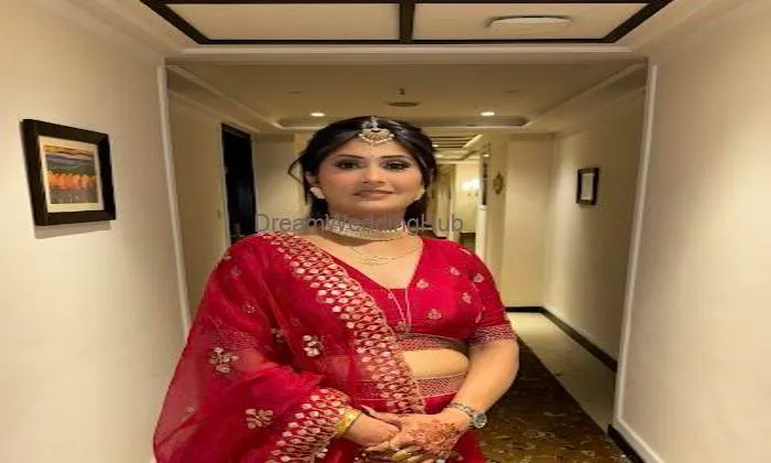 Soumya Kapoor Makeovers