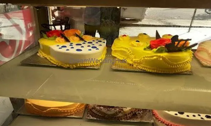 Sri Balaji Sweet & Bakery & Chat New Bus Stand Rukmani Complex Biloli 431710