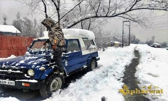 Srinagar Car Rental