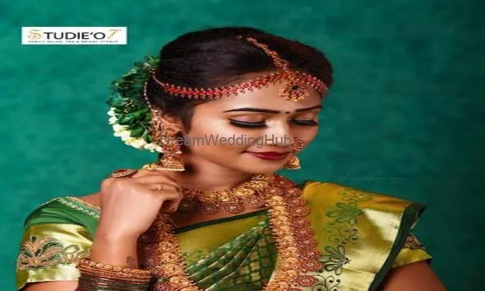 Studieo7 Signature Lounge Luxury Salon And Bridal Studio