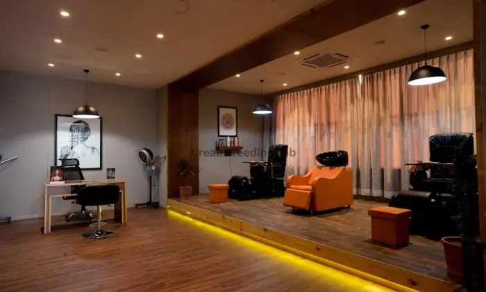 Studio 7x12 Salon