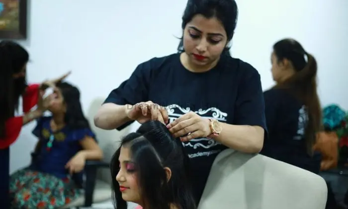 Studio7 Makeup