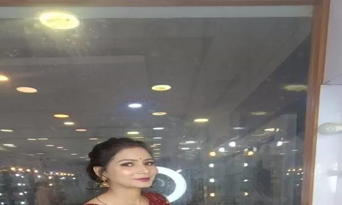 Stylish Beauty Parlour By Sangeeta Parmar