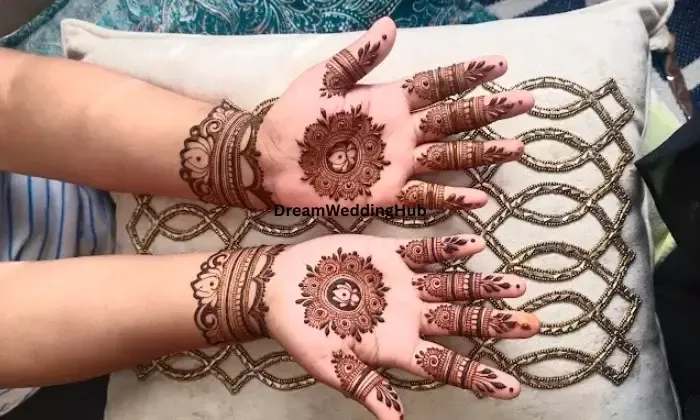 Sumaiya Henna Artist