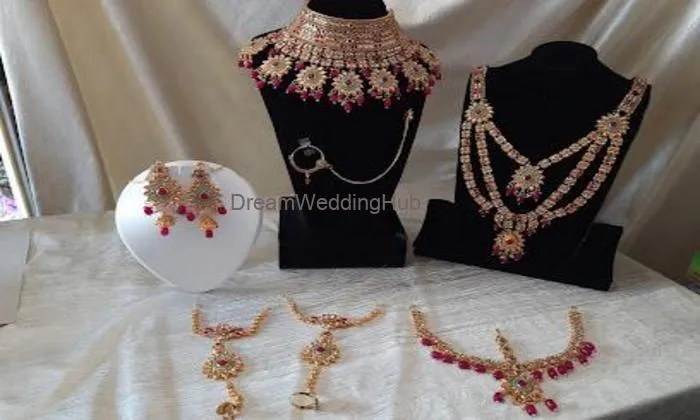 Suman Beauty Parlour And Fancy Store