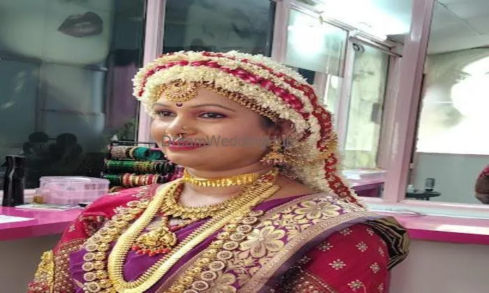 Suma's Beauty Parlour Only Ladis Suma's Beauty Parlour Only Ladis