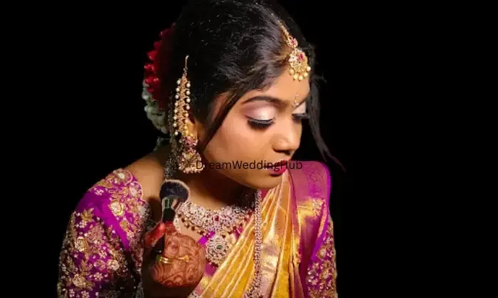Sumis Makeover Beauty Parlour Sumis Makeover Beauty Parlour
