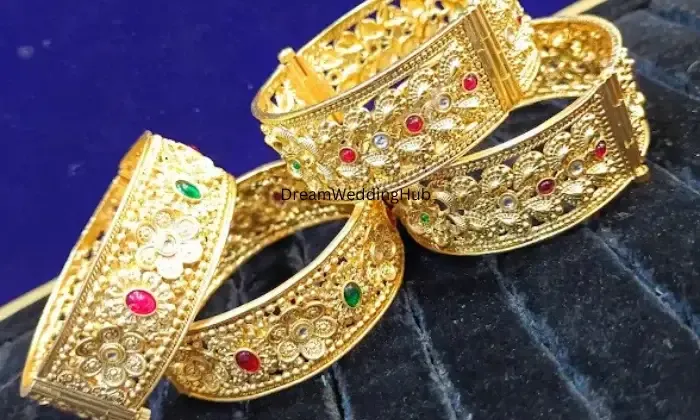 Suresh War Fancy And Bangles