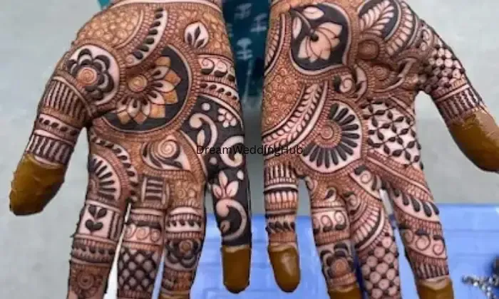 Surya Mehndi Artist