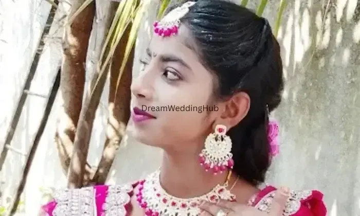 Swamini Beauty Parlor
