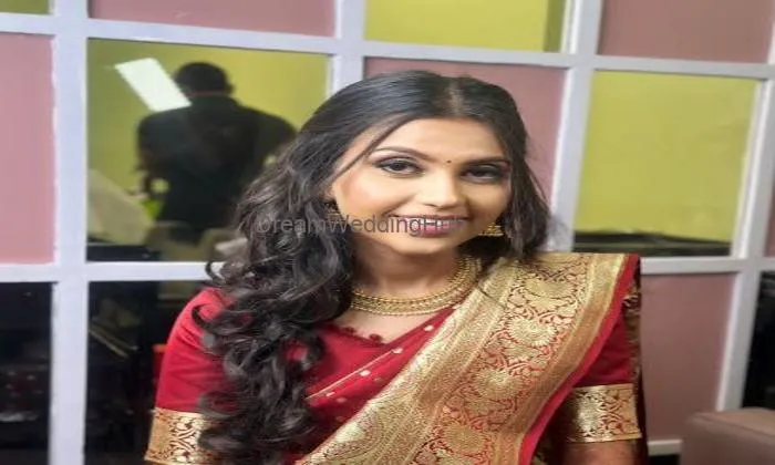 Tanvi Mayat Salon & Makeup Studio