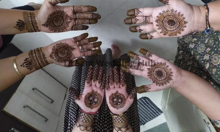 Tanvis Mehndi Artist