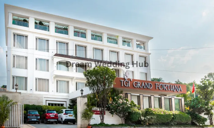 Tgi Grand Fortuna, Hosur