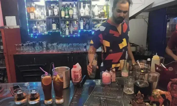 The Bigg Mouth Bar