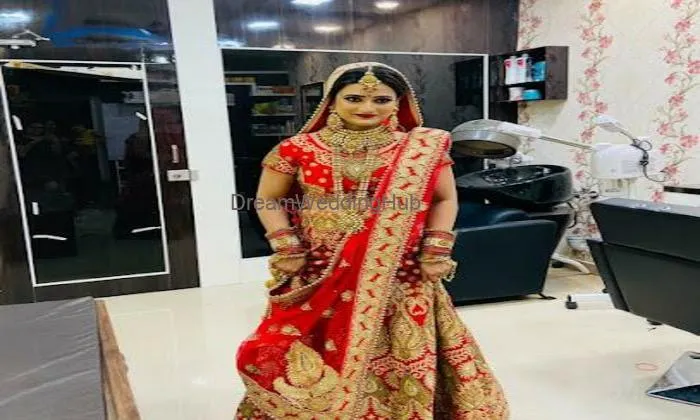 The Bronze Women Beauty Parlour