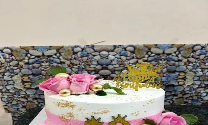 The Cake Bite (love At First Bite)